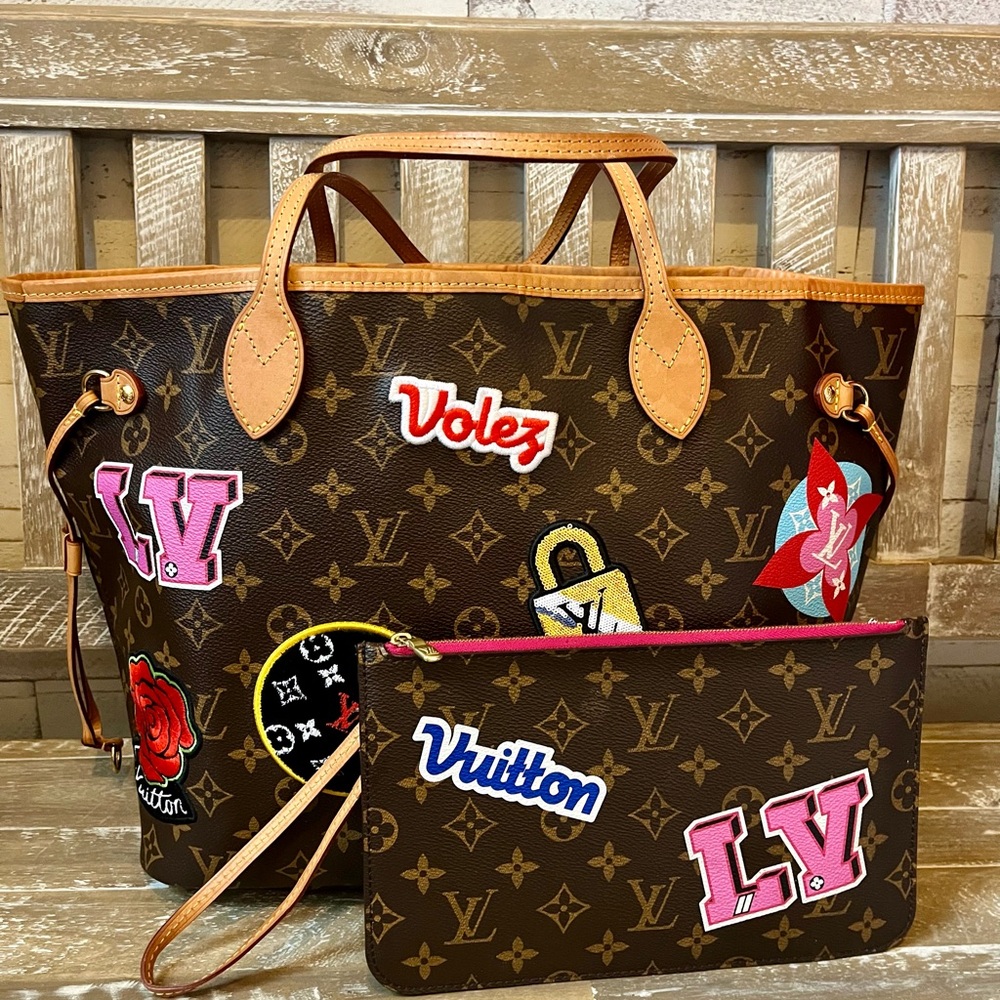 SALE Louis Vuitton Neverfull Patches Stories Pivione EUC